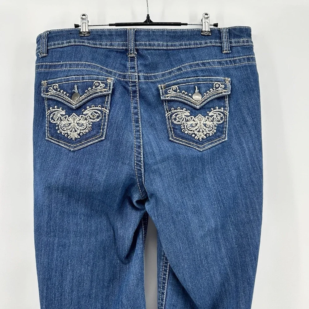 Roz & Ali Stretch Denim Capri Jeans‎ Womens 16 Embroidered Studded Flap Y2K